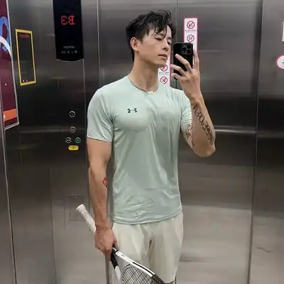 李佑